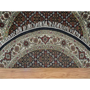 3'4"x3'4" Obsidian Black with Vista White, Tabriz Mahi with Unique Round Fish Medallion Design, 175 KPSI, Hand Knotted, Natural Wool, Oriental Rug FWR394704
