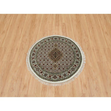 Load image into Gallery viewer, 3&#39;4&quot;x3&#39;4&quot; Porcelain White, 175 Kpsi, Pure Wool, Tabriz Mahi With Fish Medallion Design, Hand Knotted, Round Oriental Rug FWR394722