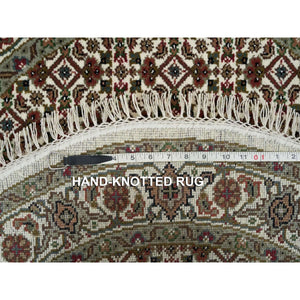 3'4"x3'4" Porcelain White, 175 Kpsi, Pure Wool, Tabriz Mahi With Fish Medallion Design, Hand Knotted, Round Oriental Rug FWR394722