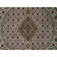 Load image into Gallery viewer, 3&#39;4&quot;x3&#39;4&quot; Porcelain White With Beaver Brown, Hand Knotted, 175 Kpsi, Organic Wool, Tabriz Mahi With Fish Medallion Design, Round Oriental Rug FWR394728