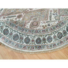 Load image into Gallery viewer, 8&#39;x8&#39; Pearl White, Natural Dyes, Soft And Vibrant Pile, Hand Knotted, Pure Wool, Unique Flower Rosettes Border Design, Shiraz Reimagined, Round Sustainable Oriental Rug FWR395154