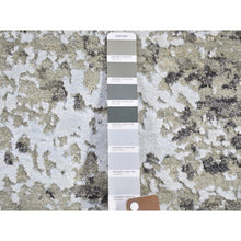 Load image into Gallery viewer, 4&#39;1&quot;x6&#39; Gray Persian Knot With Abstract Design Wool And Silk Denser Weave Hand Knotted Oriental Rug FWR399006