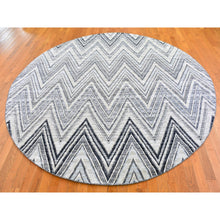 Load image into Gallery viewer, 9&#39;x9&#39; Gray-blue Chevron Design Textured Wool And Pure Silk Hand Knotted Round Oriental Rug FWR400170
