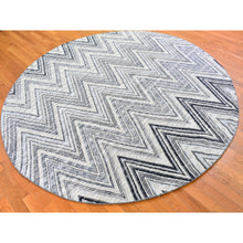 Load image into Gallery viewer, 9&#39;x9&#39; Gray-blue Chevron Design Textured Wool And Pure Silk Hand Knotted Round Oriental Rug FWR400170