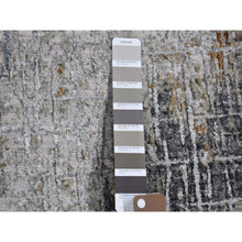 Load image into Gallery viewer, 2&#39;6&quot;x4&#39;1&quot; Wool Denser Weave Persian Knot Hand Knotted Silver Abstract Design Scatter Size Oriental Rug FWR400746