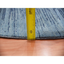 Load image into Gallery viewer, 10&#39;x10&#39; Blue Oceanic Pure Wool Horizontal Ombre Design Round Hand Knotted Oriental Rug FWR401064