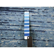 Load image into Gallery viewer, 8&#39;1&quot;x8&#39;1&quot; Pure Wool Horizontal Ombre Design Blue Oceanic Hand Knotted Square Oriental Rug FWR401106