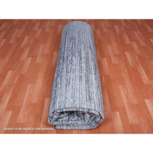 Load image into Gallery viewer, 8&#39;1&quot;x8&#39;1&quot; Pure Wool Horizontal Ombre Design Blue Oceanic Hand Knotted Square Oriental Rug FWR401106