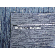 Load image into Gallery viewer, 8&#39;1&quot;x8&#39;1&quot; Pure Wool Horizontal Ombre Design Blue Oceanic Hand Knotted Square Oriental Rug FWR401106