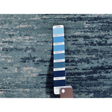 Load image into Gallery viewer, 3&#39;x5&#39;2&quot; Blue Oceanic Zero Pile Pure Wool Horizontal Ombre Design Hand Knotted Scatter Size Oriental Rug FWR401142