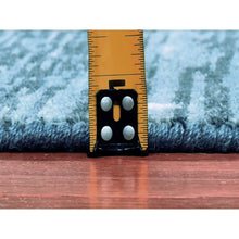 Load image into Gallery viewer, 3&#39;x5&#39;2&quot; Blue Oceanic Zero Pile Pure Wool Horizontal Ombre Design Hand Knotted Scatter Size Oriental Rug FWR401142