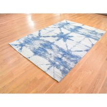 Load image into Gallery viewer, 6&#39;1&quot;x9&#39;1&quot; Blue And White Extremely Durable Modern Hand Knotted Pure Silk And Textured Wool Oriental Rug FWR401742