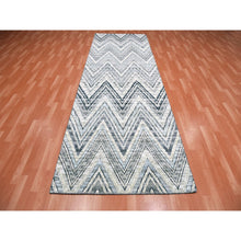 Load image into Gallery viewer, 4&#39;2&quot;x12&#39;4&quot; Ivory Chevron Design Modern Textured Wool And Pure Silk Hand Knotted Oriental Wide Runner Rug FWR450180