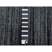 Load image into Gallery viewer, 7&#39;x7&#39;2&quot; Gray And Black Densely Woven Hand Knotted Modern Ombre Design Pure Wool Round Oriental Rug FWR450882