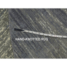 Load image into Gallery viewer, 7&#39;x7&#39;2&quot; Gray And Black Densely Woven Hand Knotted Modern Ombre Design Pure Wool Round Oriental Rug FWR450882