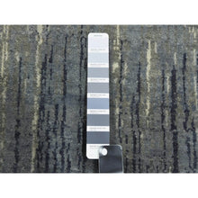 Load image into Gallery viewer, 6&#39;1&quot;x9&#39;2&quot; Gray And Black, Modern Ombre Design Densely Woven, Pure Wool Hand Knotted, Oriental Rug FWR451092
