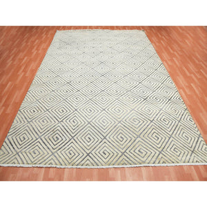 9'10"x14'1" Ivory, Hand Knotted Modern Roman Key Design, Pure Raised Silk with Textured Oxidized Wool, Oriental Rug FWR451320