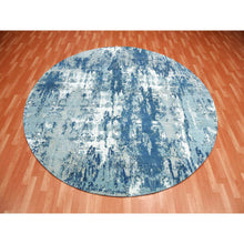 Load image into Gallery viewer, 9&#39;x9&#39; Oceanic Blue, Hand Knotted Abstract Design, Hi-low Pile Pure Silk And Wool, Round Oriental Rug FWR451758
