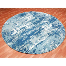Load image into Gallery viewer, 9&#39;x9&#39; Oceanic Blue, Hand Knotted Abstract Design, Hi-low Pile Pure Silk And Wool, Round Oriental Rug FWR451758