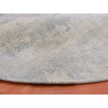 Load image into Gallery viewer, 8&#39;x8&#39; Stardew Gray, Wool And Silk Hand Knotted, Modern Abstract Design With Vibrant Colors, Round Oriental Rug FWR452070