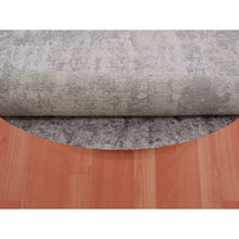 Load image into Gallery viewer, 4&#39;x4&#39; Moonquake Gray With Touches Of Still Gray, Modern Wool and Silk, Soft Pile Hand Knotted Abstract Design, Round Oriental Rug FWR452094
