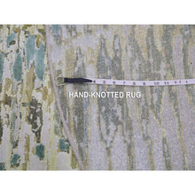 Load image into Gallery viewer, 6&#39;x6&#39; Lafayette With Liveable Green, Crocodile Safari Design, No Border, Hand Knotted 100% Silk, Oriental Round Rug FWR452532