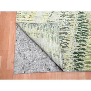 5'1"x7'3" Eden Green, Crocodile Safari Design, Borderless, 100% Silk, Hand Knotted, Oriental Rug FWR452862