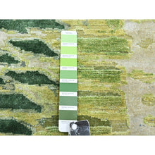 Load image into Gallery viewer, 8&#39;x8&#39; Swamp Green, Crocodile Safari Design, 100% Silk, Lush And Plush, Hand Knotted, Round, Oriental Rug FWR453348