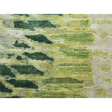 Load image into Gallery viewer, 8&#39;x8&#39; Swamp Green, Crocodile Safari Design, 100% Silk, Lush And Plush, Hand Knotted, Round, Oriental Rug FWR453348