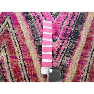 11'9"x11'9" Fuscia Pink, Colorful Chevron Design, Hand Knotted, Sari Silk with Textured Wool, Round, Oriental Rug FWR453402