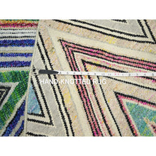Load image into Gallery viewer, 11&#39;9&quot;x11&#39;9&quot; Fuscia Pink, Colorful Chevron Design, Hand Knotted, Sari Silk with Textured Wool, Round, Oriental Rug FWR453402