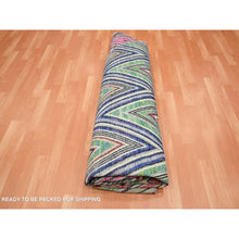 Load image into Gallery viewer, 9&#39;10&quot;x9&#39;10&quot; Hot Pink, Colorful Chevron Design, Hand Knotted, Sari Silk with Textured Wool, Round, Oriental Rug FWR453408