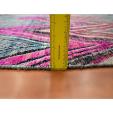 Load image into Gallery viewer, 9&#39;10&quot;x9&#39;10&quot; Hot Pink, Colorful Chevron Design, Hand Knotted, Sari Silk with Textured Wool, Round, Oriental Rug FWR453408