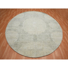 Load image into Gallery viewer, 10&#39;x10&#39; Oyster White, Jewelry Design, Wool and Silk, Hand Knotted, Round, Oriental Rug FWR454086