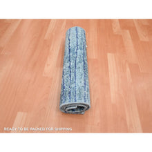 Load image into Gallery viewer, 2&#39;x4&#39; Bone White, 100% Wool, Even Wear, Hand Knotted Open Field Medallion Design, Antique Persian Sarouk Mat In Good Condition, Clean and Soft Full Pile, Oriental Rug FWR469158