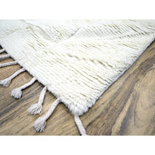 Load image into Gallery viewer, 10&#39;1&quot;x14&#39; Pearl White, Moroccan Weave With Grid Design, Solid, Textured Wool, Hand Knotted, Oriental Rug FWR457266
