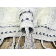 Load image into Gallery viewer, 9&#39;1&quot;x12&#39;3&quot; Pristine White, Moroccan Weave With Criss Cross Design, Shabby Chic, Natural Undyed Wool, Hand Knotted, Oriental Rug FWR457314