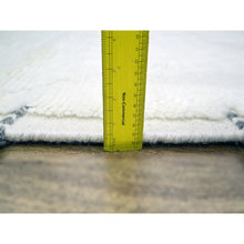 Load image into Gallery viewer, 9&#39;1&quot;x12&#39;3&quot; Pristine White, Moroccan Weave With Criss Cross Design, Shabby Chic, Natural Undyed Wool, Hand Knotted, Oriental Rug FWR457314