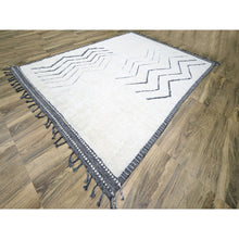 Load image into Gallery viewer, 9&#39;2&quot;x12&#39;1&quot; Daisy White, Moroccan Weave With Geometric Line Design, Modern, Textured Pile, Natural Undyed Wool, Shabby Chic, Hand Knotted, Oriental Rug FWR457332