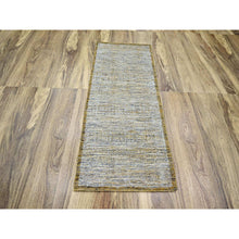 Load image into Gallery viewer, 2&#39;8&quot;x6&#39; Daisy White With Golden Yellow, Oxidized And Distressed Grass Design With Exposed Warps, Hand Knotted, 100% Wool, Runner, Oriental Rug FWR457632