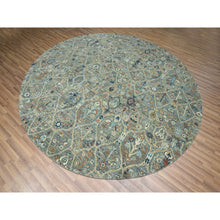 Load image into Gallery viewer, 9&#39;10&quot;x9&#39;10&quot; Basil Green, Hand Knotted, Trellis Borderless Garden Design, Agra, Hand Spun New Zealand Wool, Round, Oriental Rug FWR460746