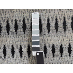 2'x2' Medium Gray, Square, Modern, Small Repetitive Intricate Design, Pure Silk With Textured Wool, Hand Knotted, Oriental Rug FWR468114