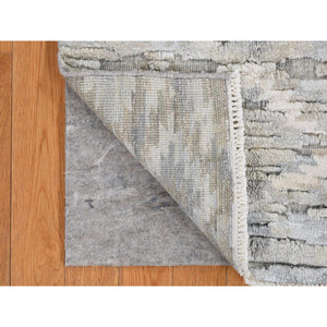 2'x2' Gin Green, Pastel Collection With Natural Colors, Hi-low Pile, Wool And Pure Silk, Hand Knotted, Square Sample Oriental Rug FWR468156