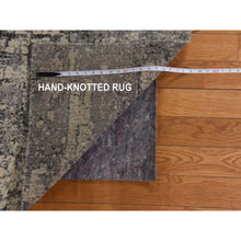 Load image into Gallery viewer, 6&#39;x9&#39; Oyster Gray, Fossil Design, Soft To The Touch, 100% Wool, Hand Knotted, Modern, Oriental Rug FWR470340