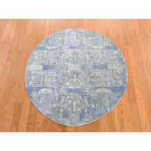 Load image into Gallery viewer, 4&#39;x4&#39; Stone Blue, Wool and Pure Silk, Jewelry Design, Hand Knotted, Round, Oriental Rug FWR470766