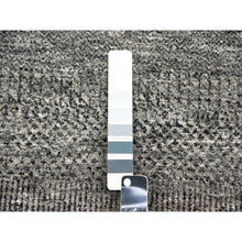 Load image into Gallery viewer, 4&#39;2&quot;x6&#39; Medium Gray, Modern Grass Design, Natural Undyed Wool, Hand Knotted, Oriental Rug FWR476874