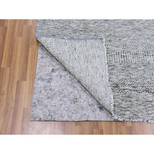 Load image into Gallery viewer, 8&#39;x8&#39; Silver Gray, Natural Undyed Wool, Modern Grass Design, Hand Knotted, Tone On Tone, Square Oriental Rug FWR477072