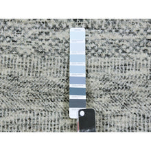Load image into Gallery viewer, 8&#39;x8&#39; Silver Gray, Natural Undyed Wool, Modern Grass Design, Hand Knotted, Tone On Tone, Square Oriental Rug FWR477072