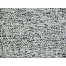 Load image into Gallery viewer, 7&#39;9&quot;x7&#39;9&quot; Perfect Gray, Tone On Tone, Undyed Pure Wool, Grass Design, Hand Knotted, Round Oriental Rug FWR477090