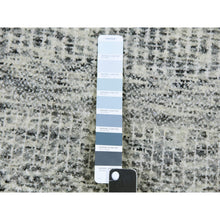 Load image into Gallery viewer, 6&#39;x6&#39; Silver Chalice Gray, Modern Grass Design, Tone On Tone, Undyed 100% Wool, Hand Knotted, Round Oriental Rug FWR477114